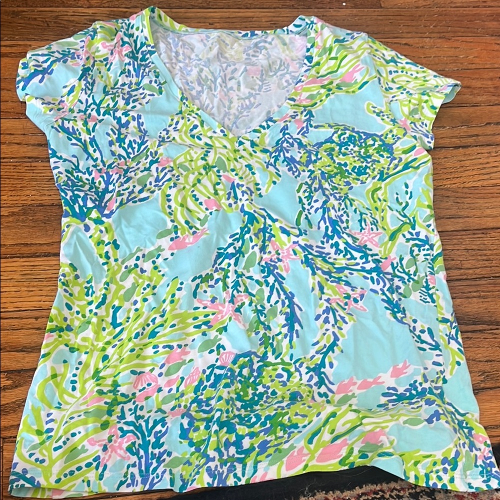 Lilly Pulitzer T-shirt size medium in print sky blue heaven.